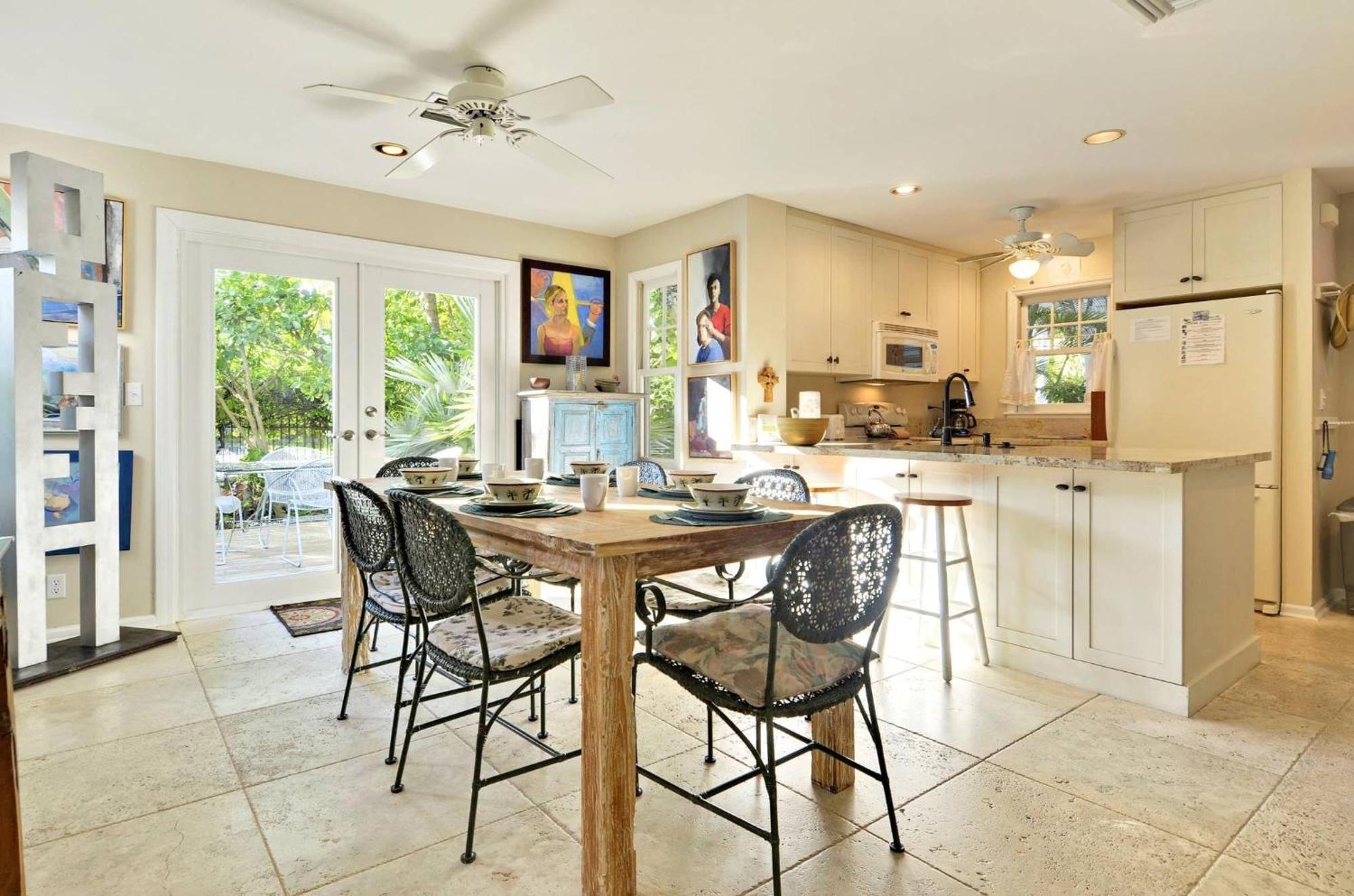 Holiday home Artist Garden By Avantstay Great Location W Balcony Outdoor Dining Shared Pool Bbq Week Long *