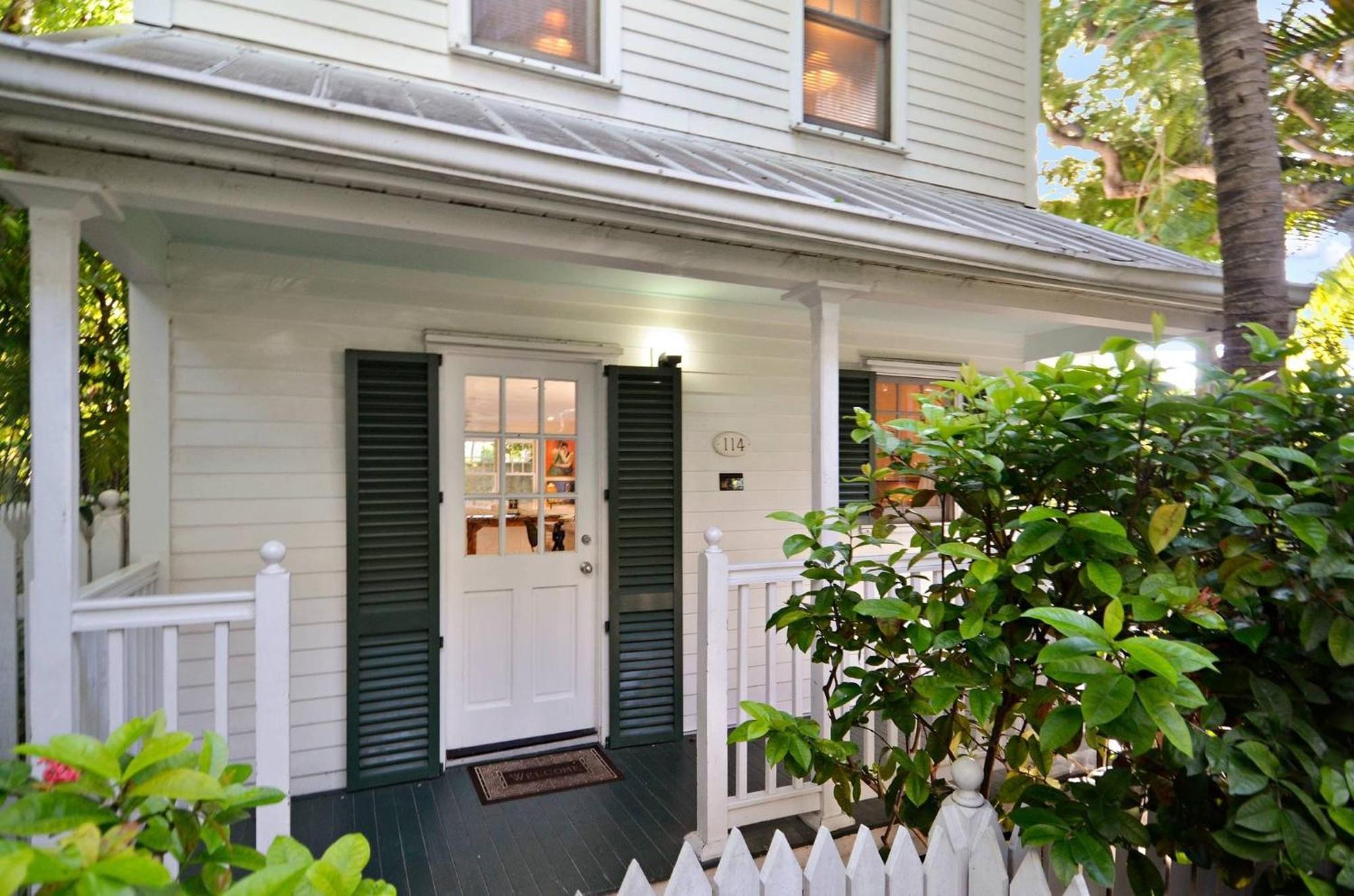 Artist Garden By Avantstay Great Location W Balcony Outdoor Dining Shared Pool Bbq Week Long Holiday home *